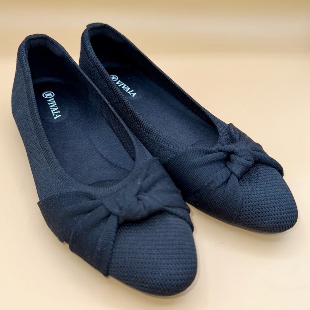 VIVALA Black Women's Flats size 7.5 / 38